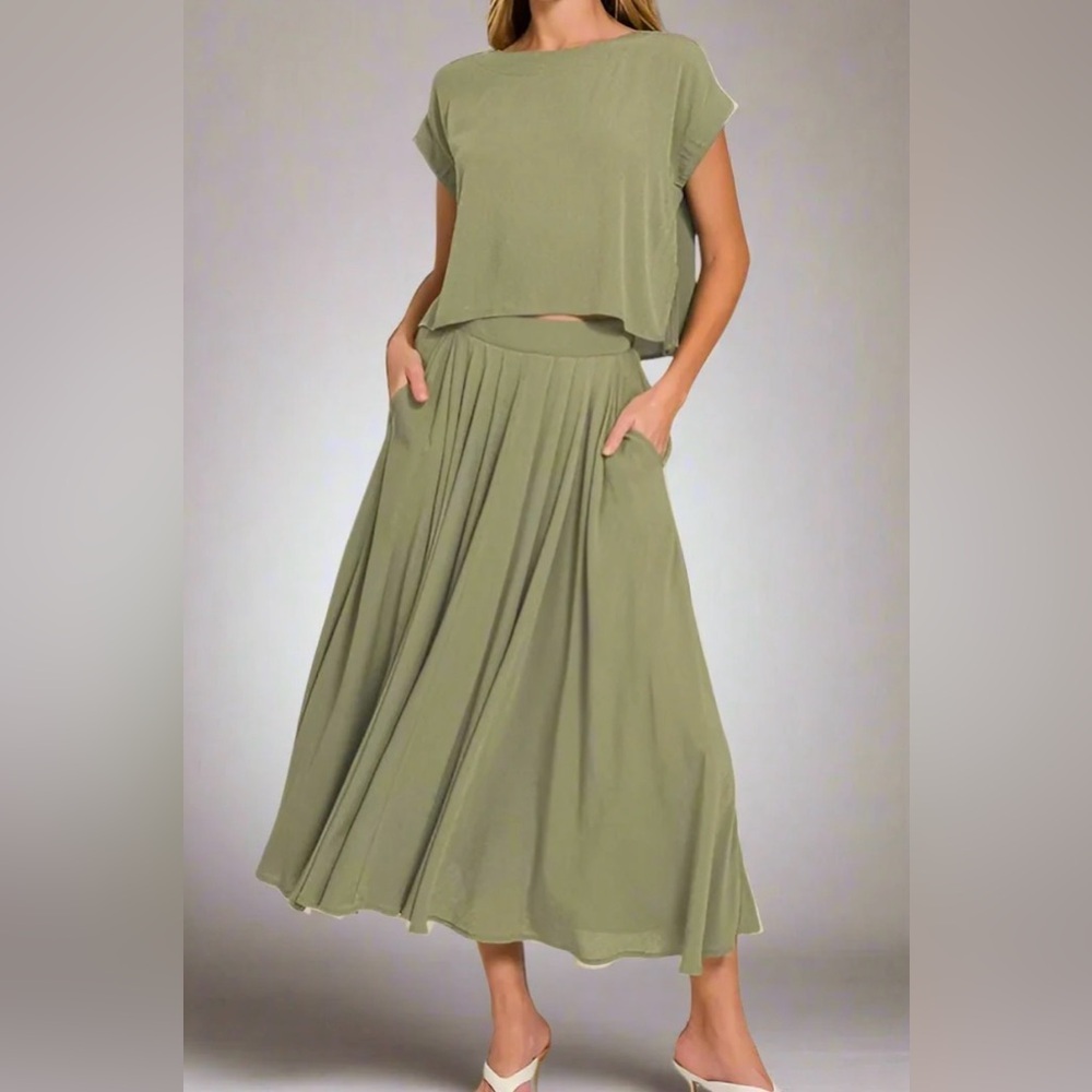 Zenana NWT olive green gauze skirt and top skirt, medium